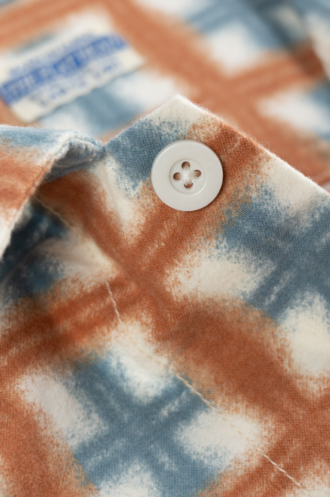Flat Head “Puffing Mekitsa” Spring Flannel - Orange/Blue - Image 11